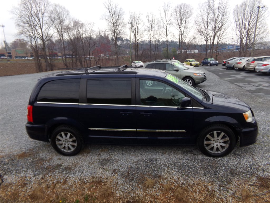 2012 Chrysler Town & Country Touring photo