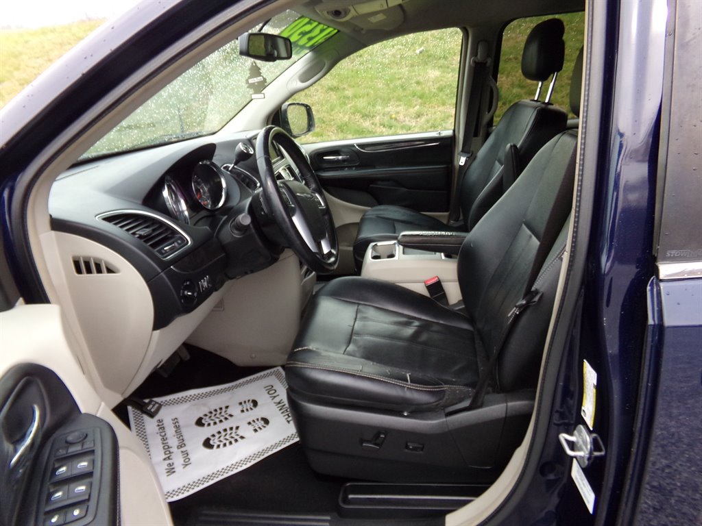 2012 Chrysler Town & Country Touring photo