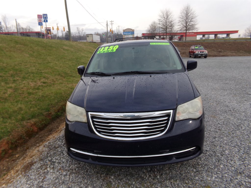 2012 Chrysler Town & Country Touring photo