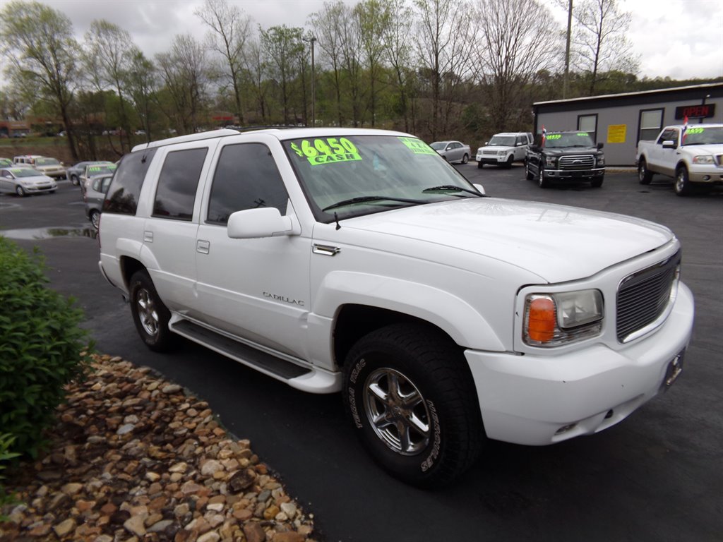 1999 Cadillac Escalade photo