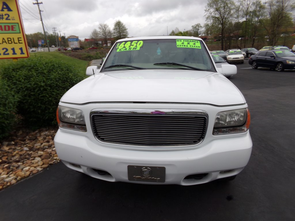 1999 Cadillac Escalade photo