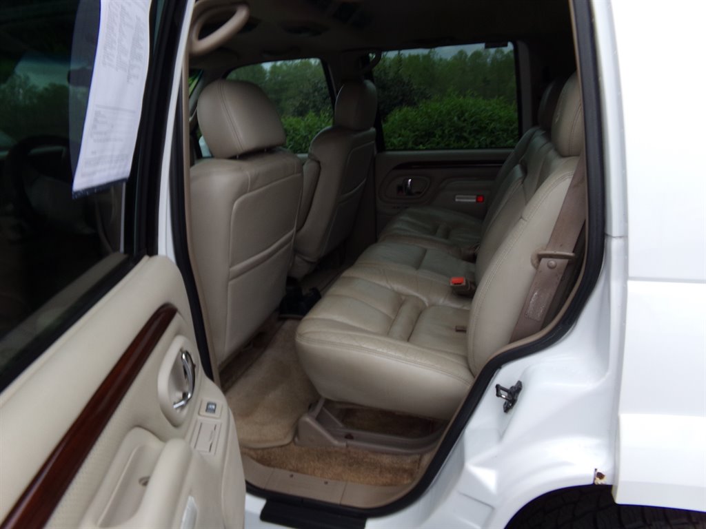 1999 Cadillac Escalade photo