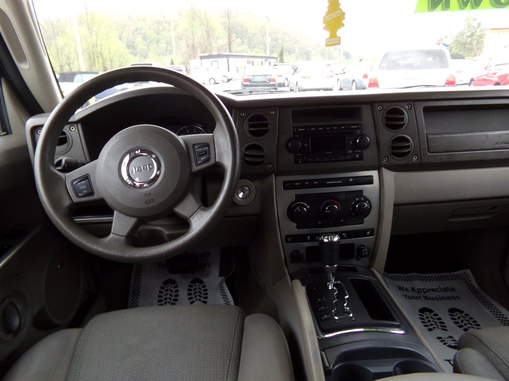 2007 Jeep Commander Sport photo