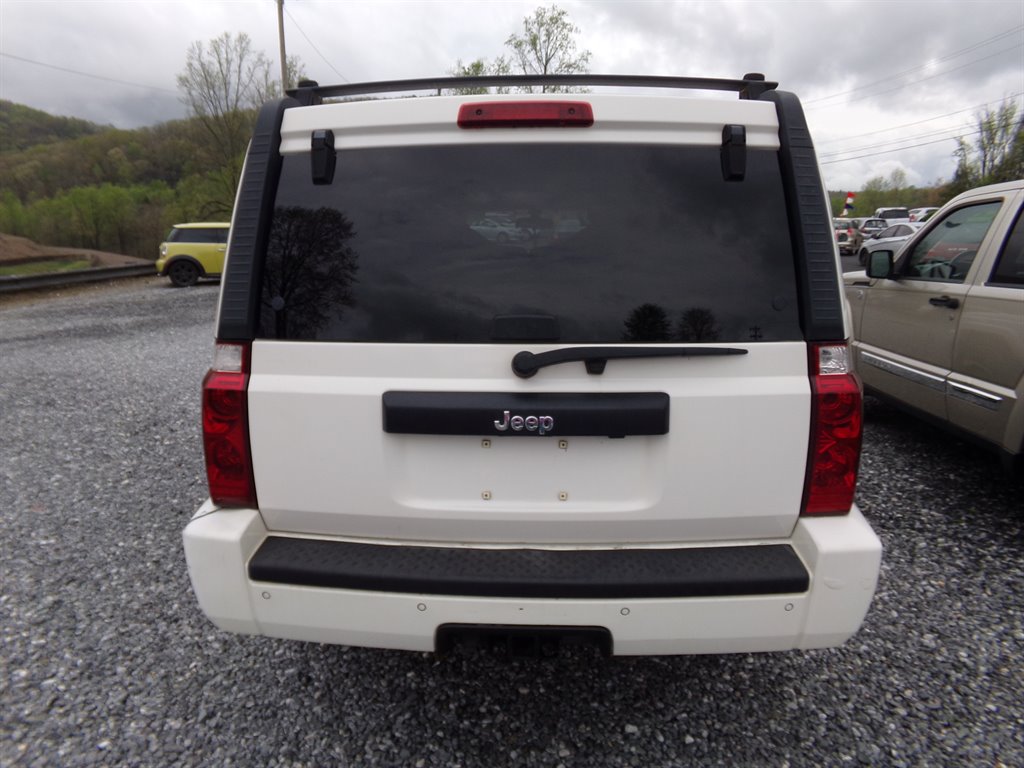 2007 Jeep Commander Sport photo