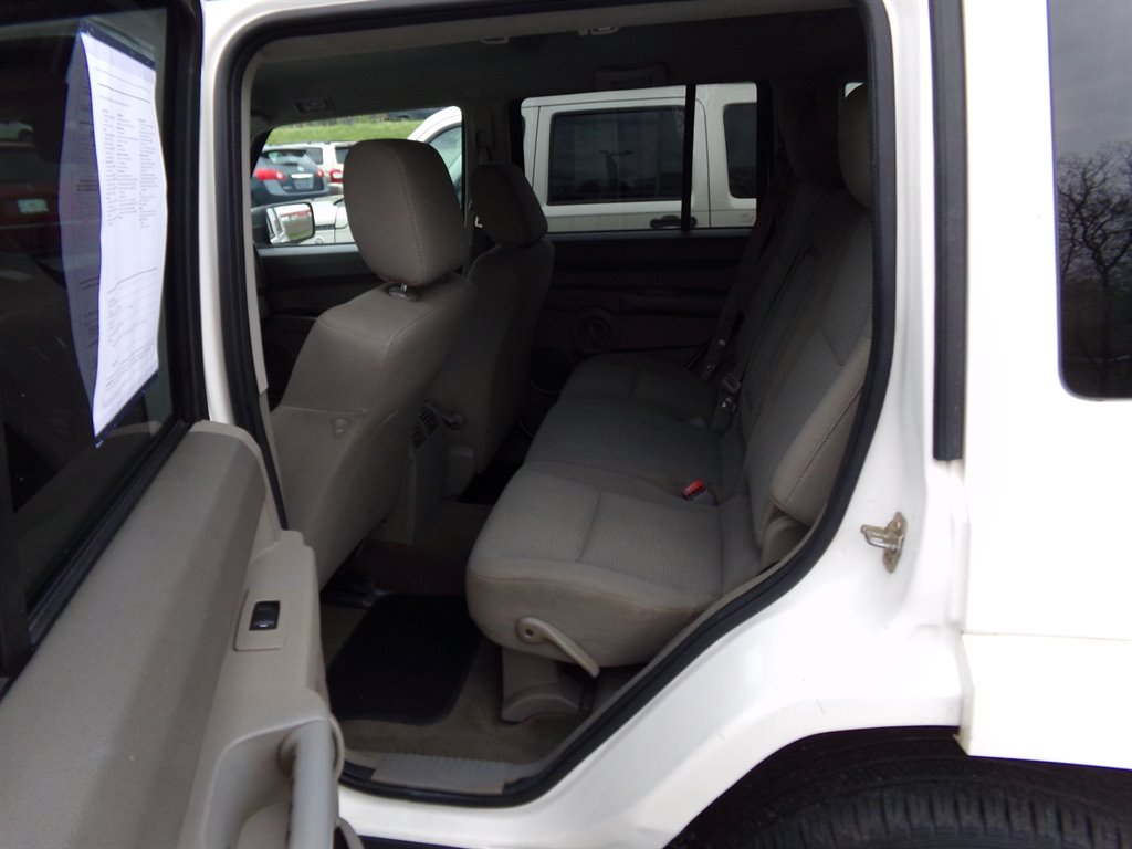2007 Jeep Commander Sport photo
