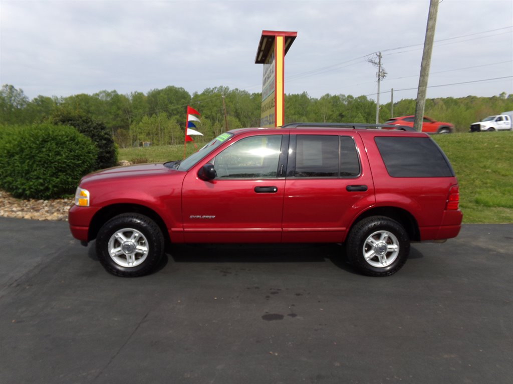 2004 Ford Explorer XLT photo