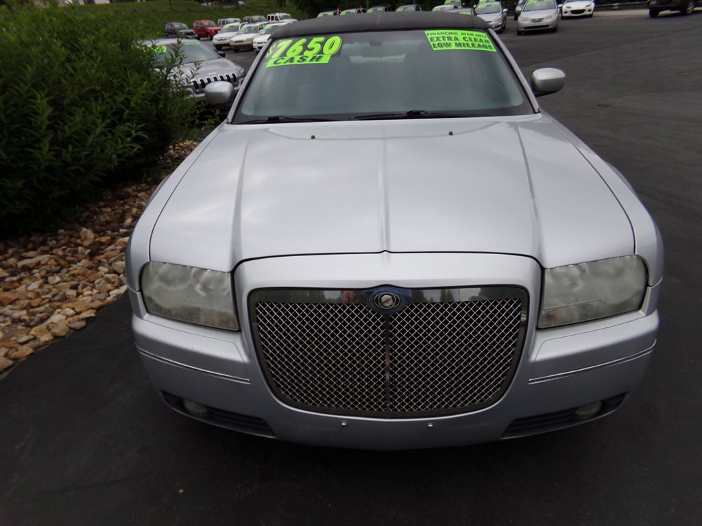 2005 Chrysler 300 Touring photo