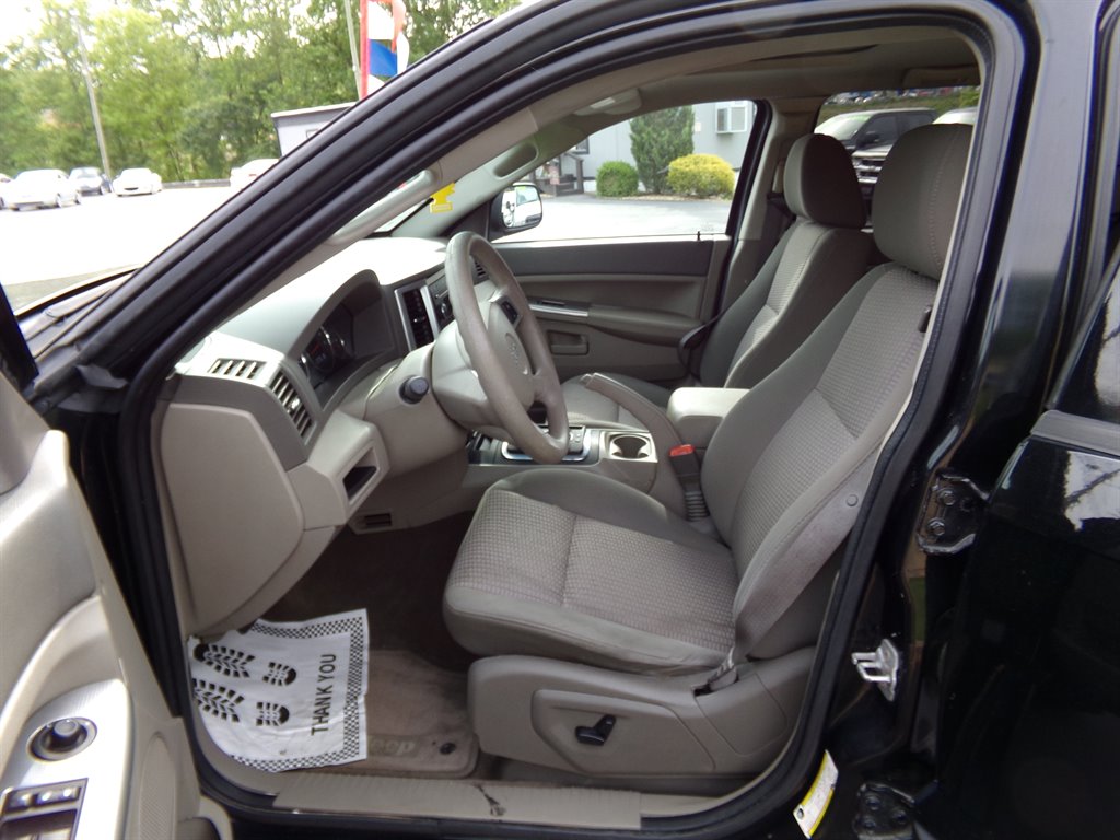 2008 Jeep Grand Cherokee Laredo photo