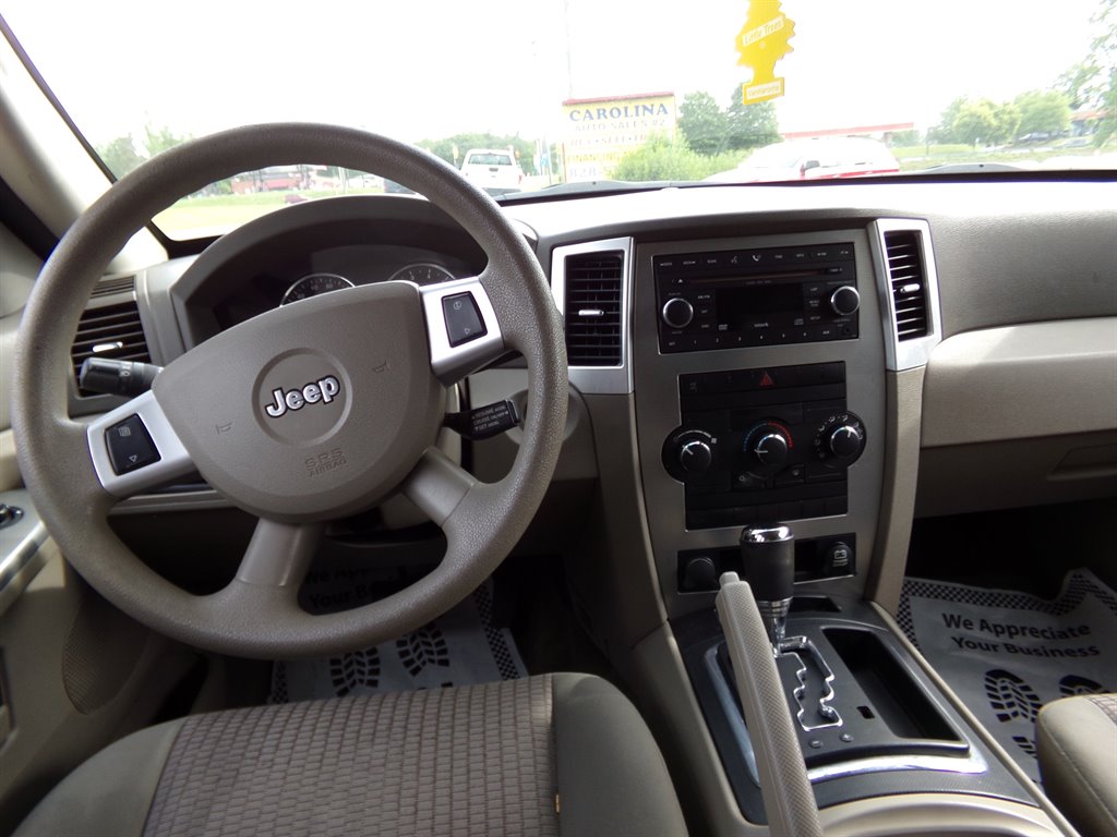 2008 Jeep Grand Cherokee Laredo photo