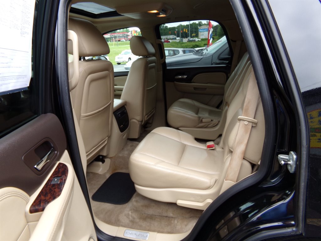 2009 GMC Yukon Denali photo