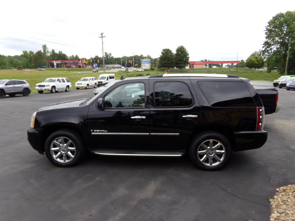 2009 GMC Yukon Denali photo