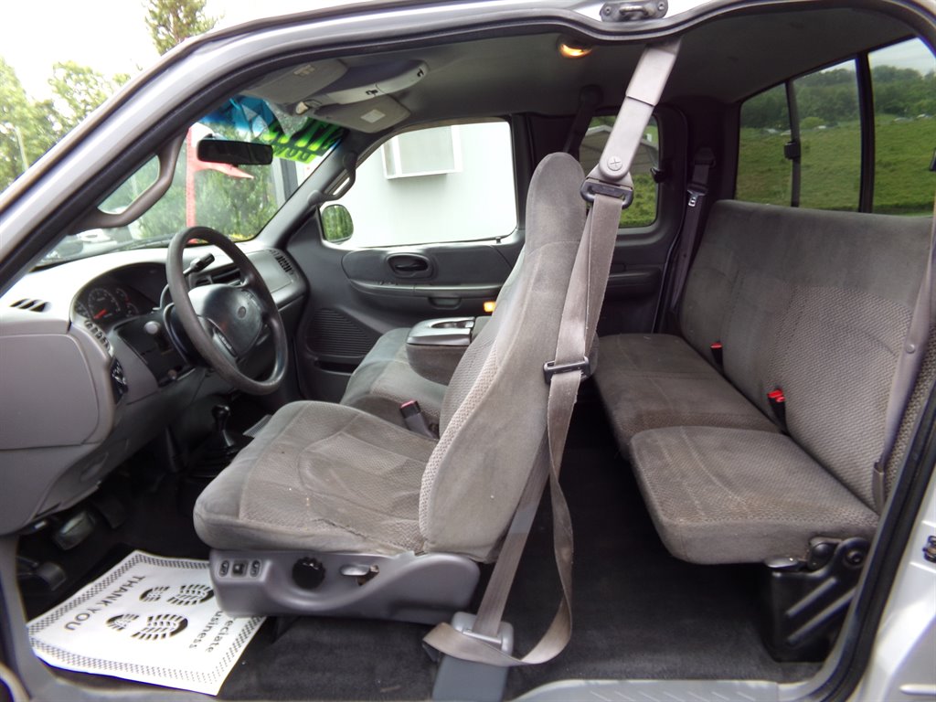 2000 Ford F-150 XL photo