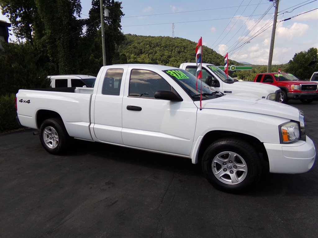 2006 Dodge Dakota - $5,495