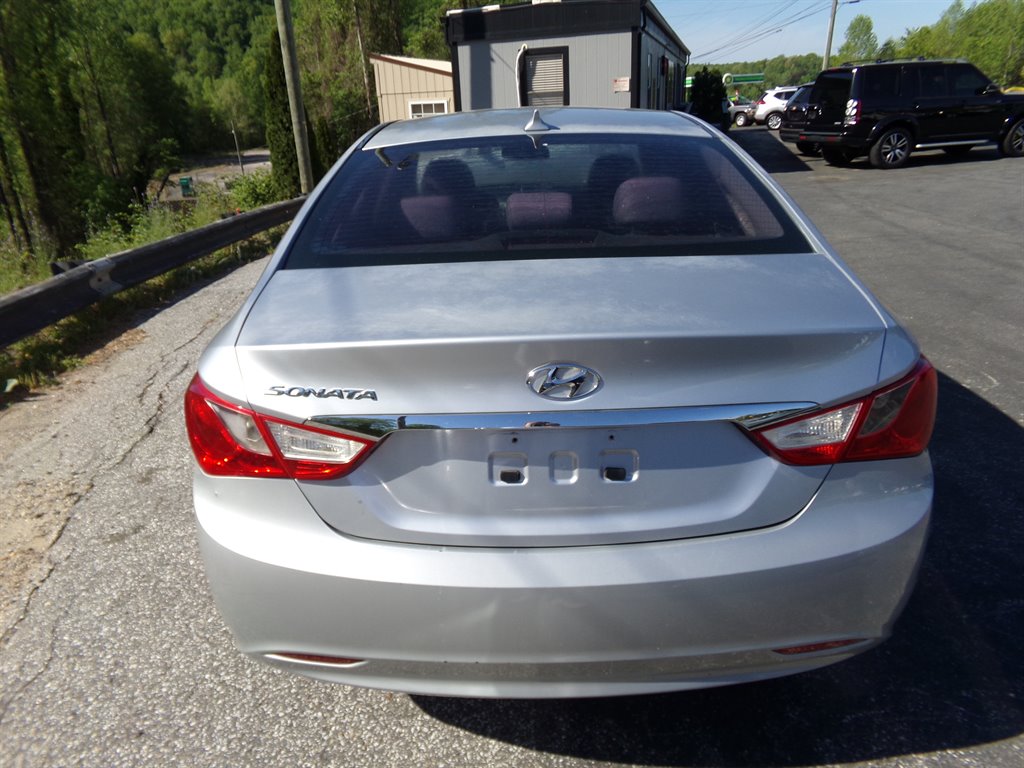 2013 Hyundai Sonata - $5,995