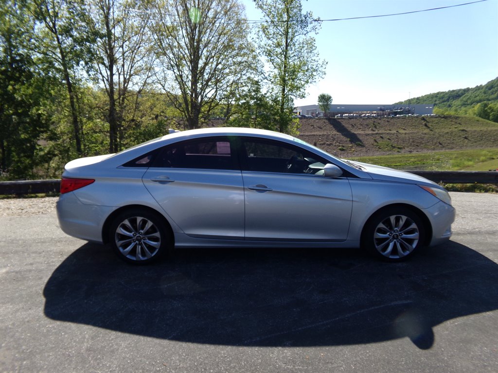 2013 Hyundai Sonata - $5,995