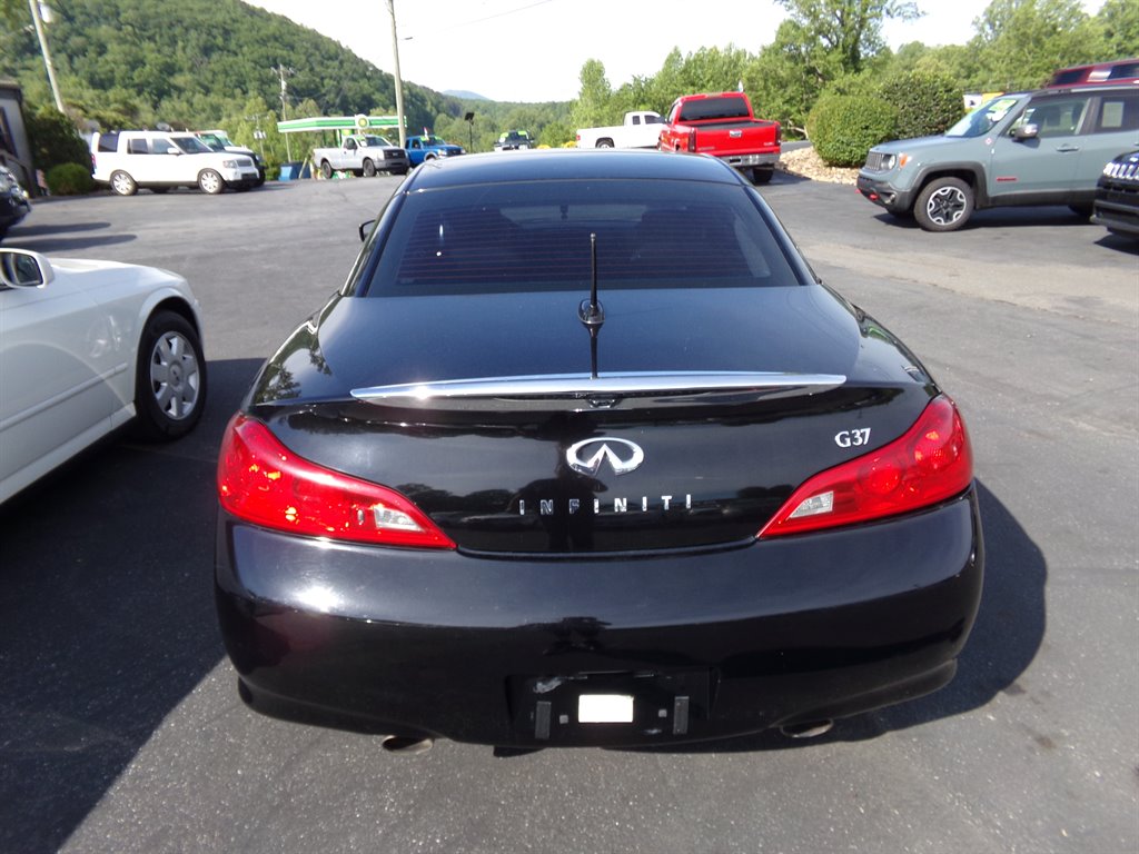 2009 INFINITI G - $6,750
