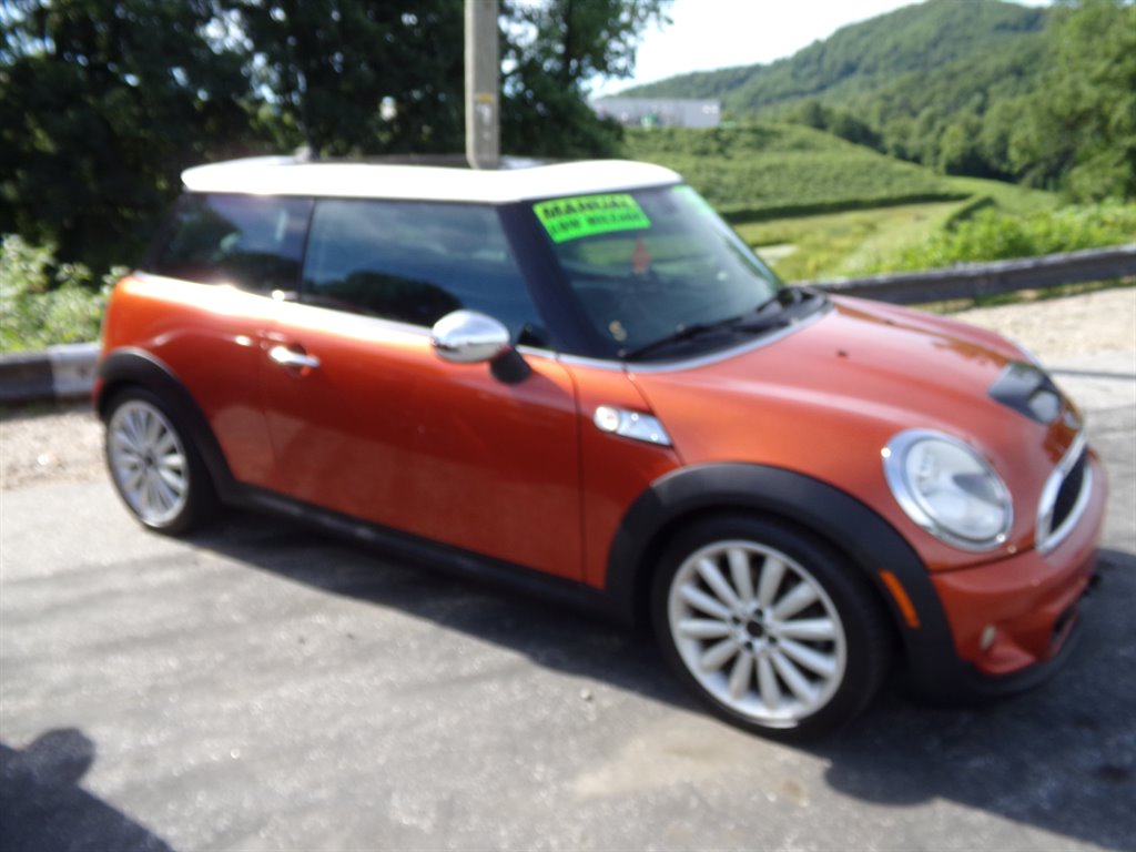 2011 MINI Hardtop - $6,495