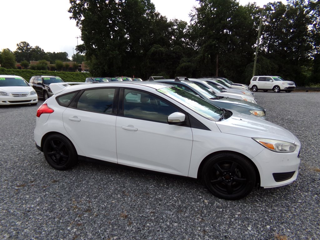 2016 Ford Focus - $6,495