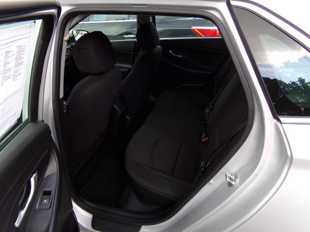 2019 Hyundai Elantra - $9,495