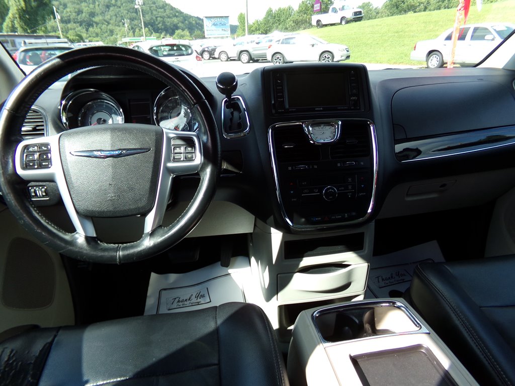 2013 Chrysler Town & Country - $5,495