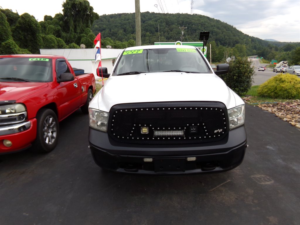 2017 Ram 1500 - $8,995