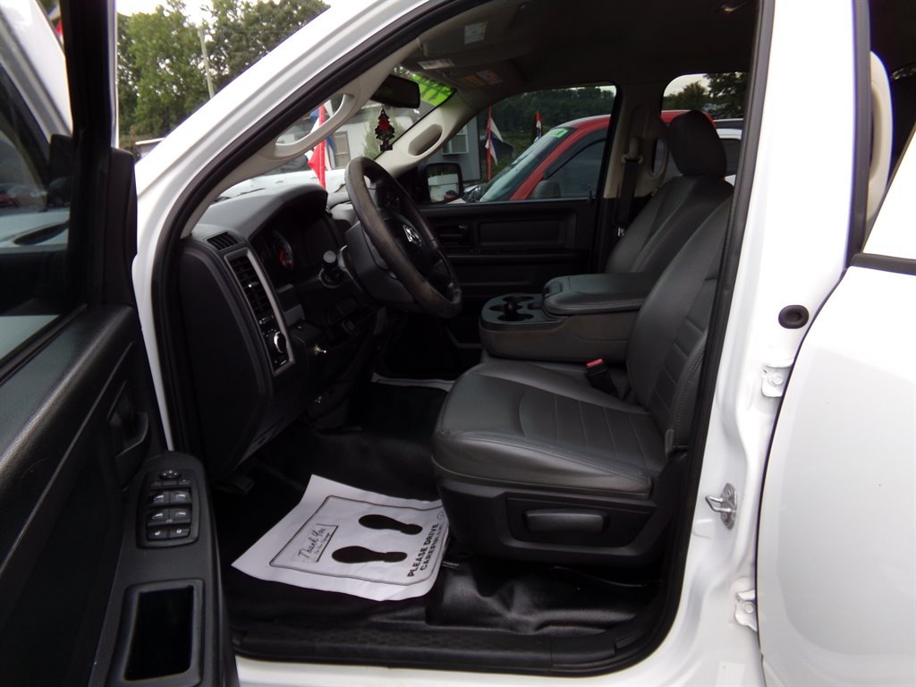 2017 Ram 1500 - $8,995
