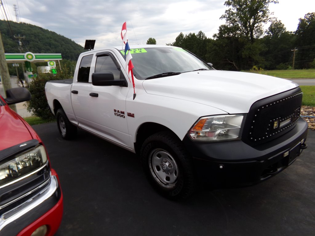 2017 Ram 1500 - $8,995