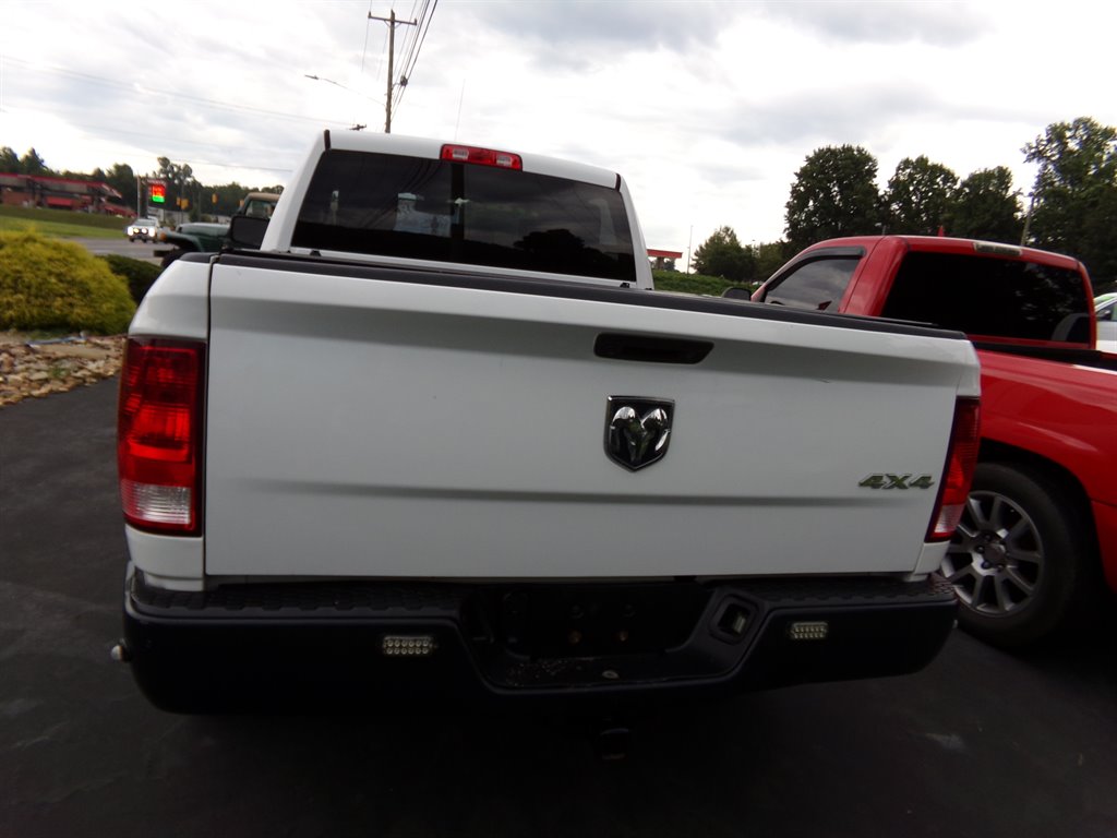 2017 Ram 1500 - $8,995