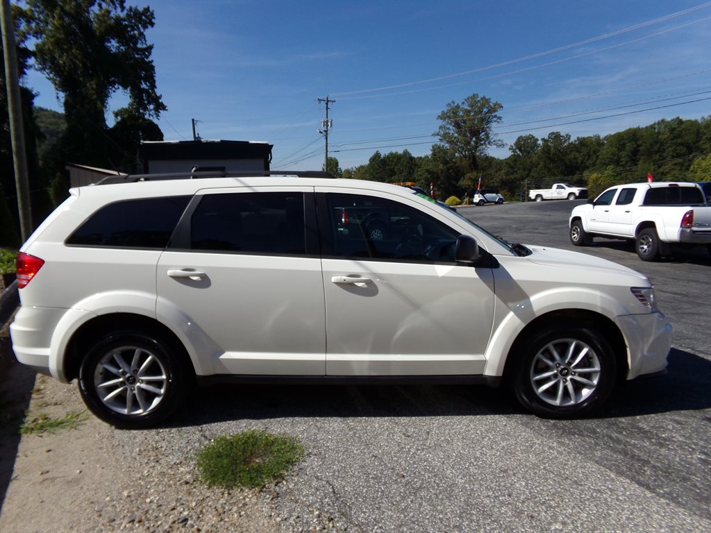 2018 Dodge Journey - $7,995