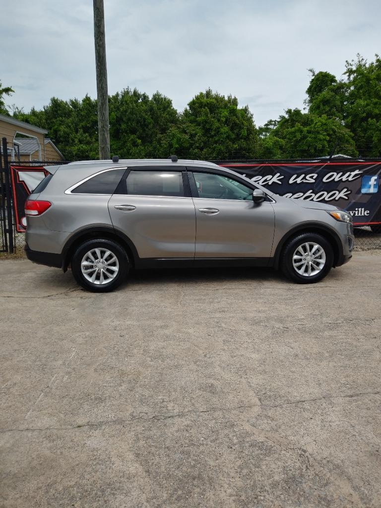 2016 Kia Sorento LX photo
