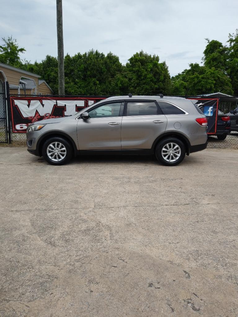 2016 Kia Sorento LX photo
