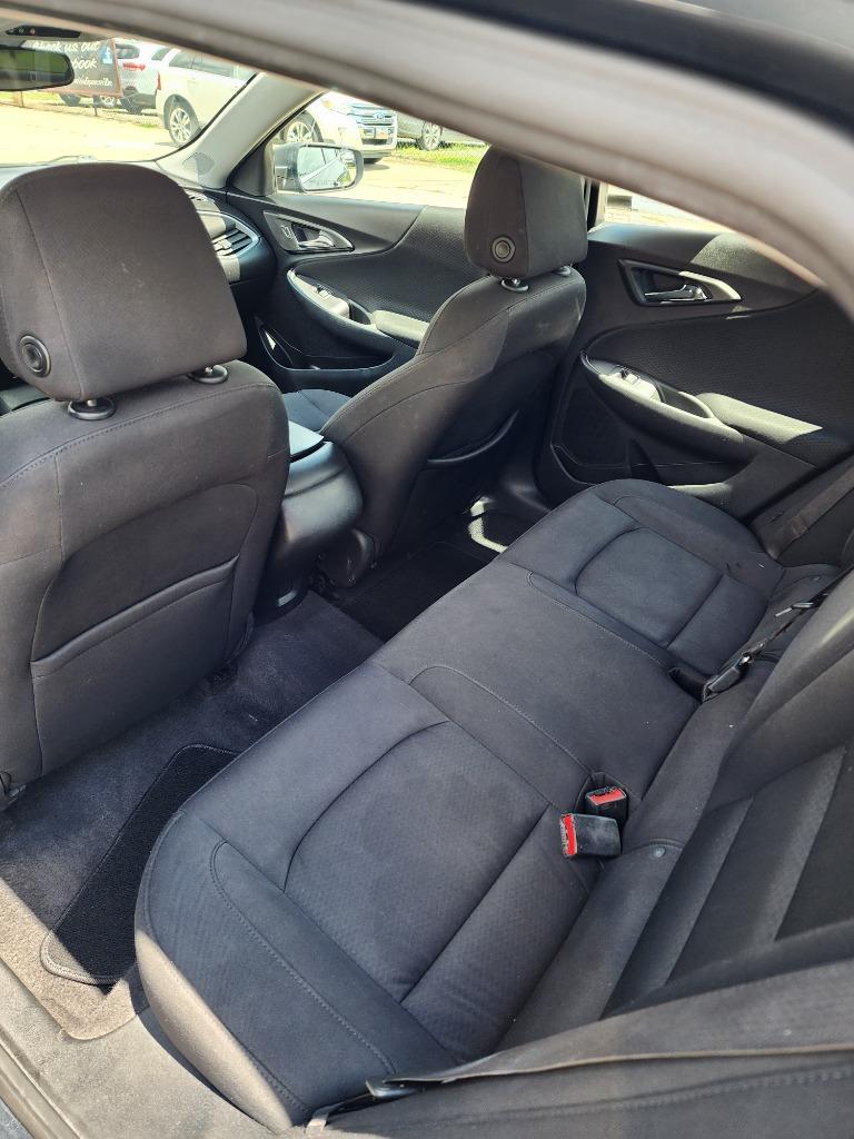 2019 Chevrolet Malibu - $10,995