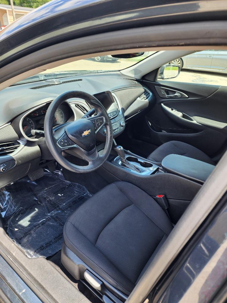 2019 Chevrolet Malibu - $10,995