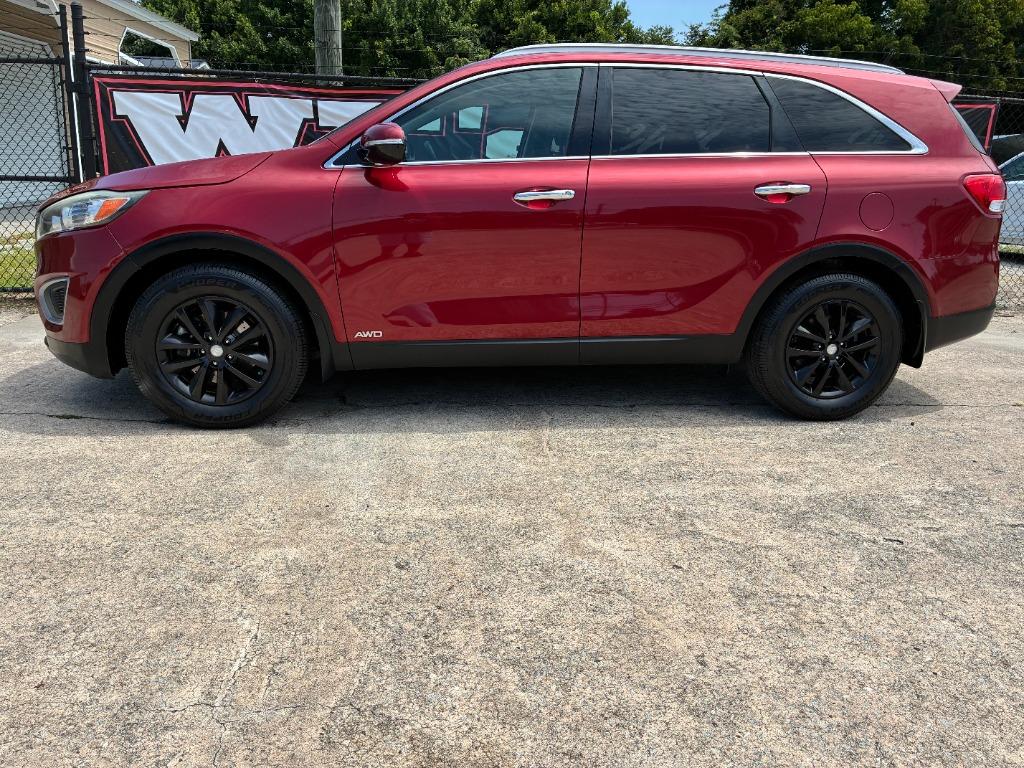 2017 Kia Sorento - $10,995