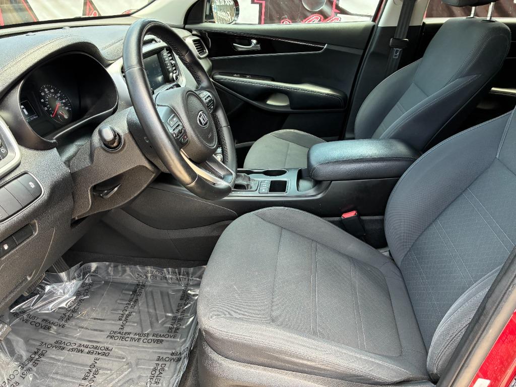 2017 Kia Sorento - $10,995