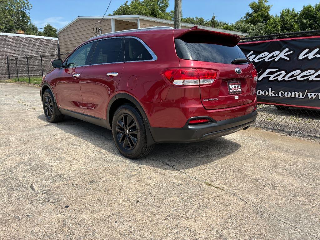 2017 Kia Sorento - $10,995