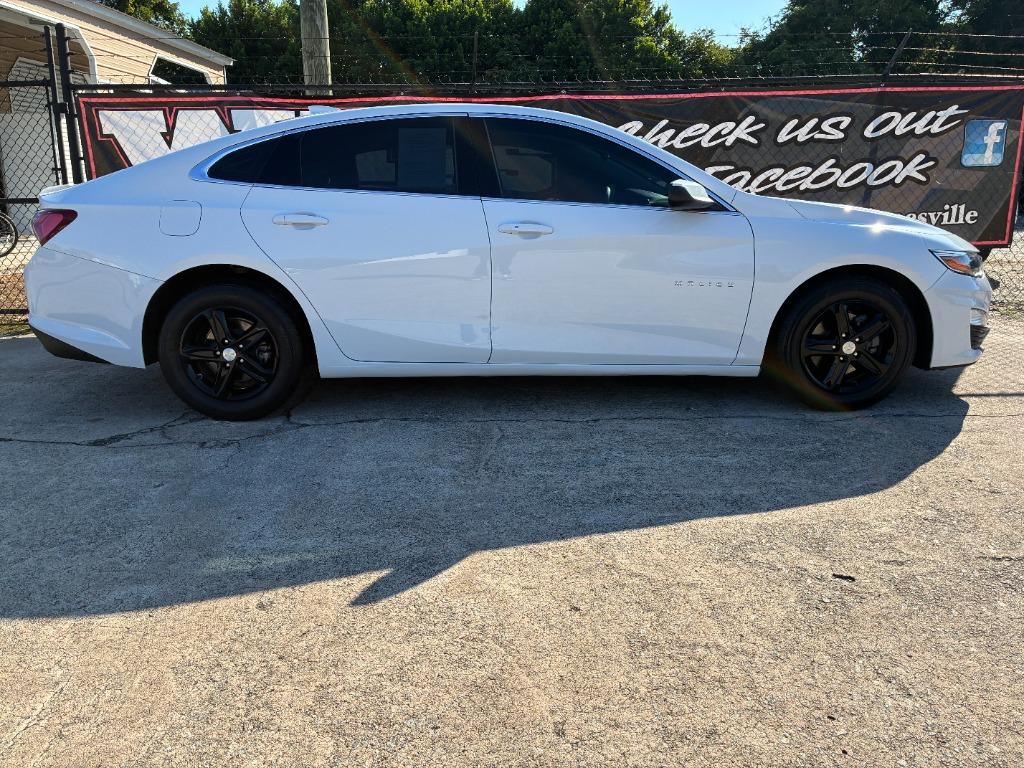 2022 Chevrolet Malibu - $13,495