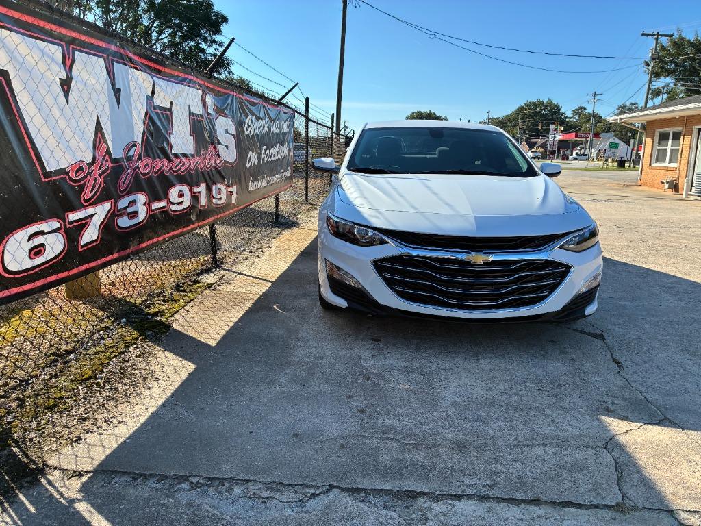 2022 Chevrolet Malibu - $13,495