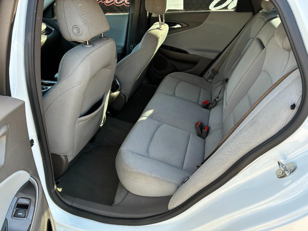 2022 Chevrolet Malibu - $13,495