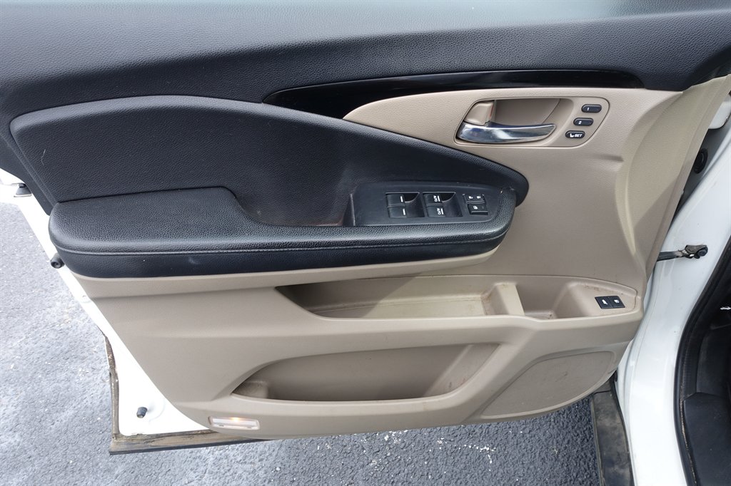 2017 Honda Pilot - $17,900