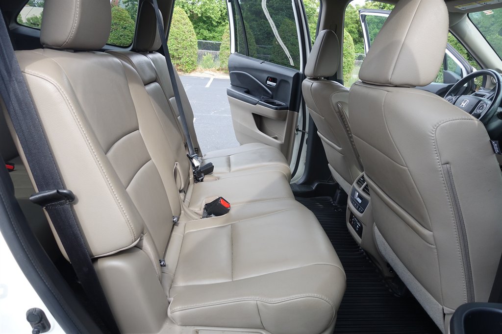 2017 Honda Pilot - $17,900