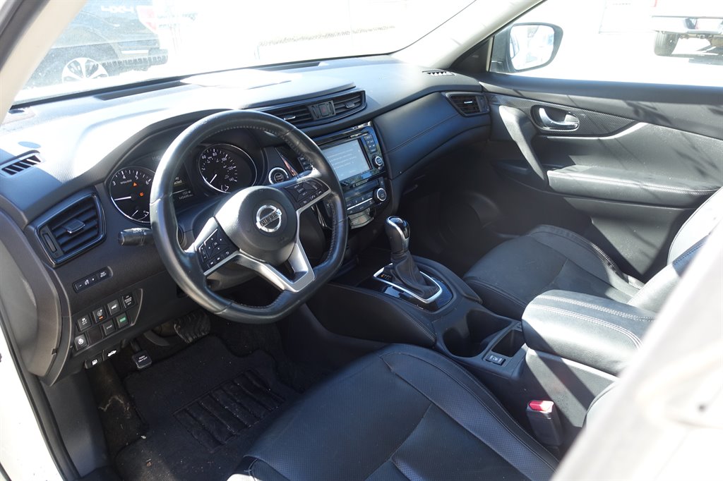2017 Nissan Rogue - $9,995