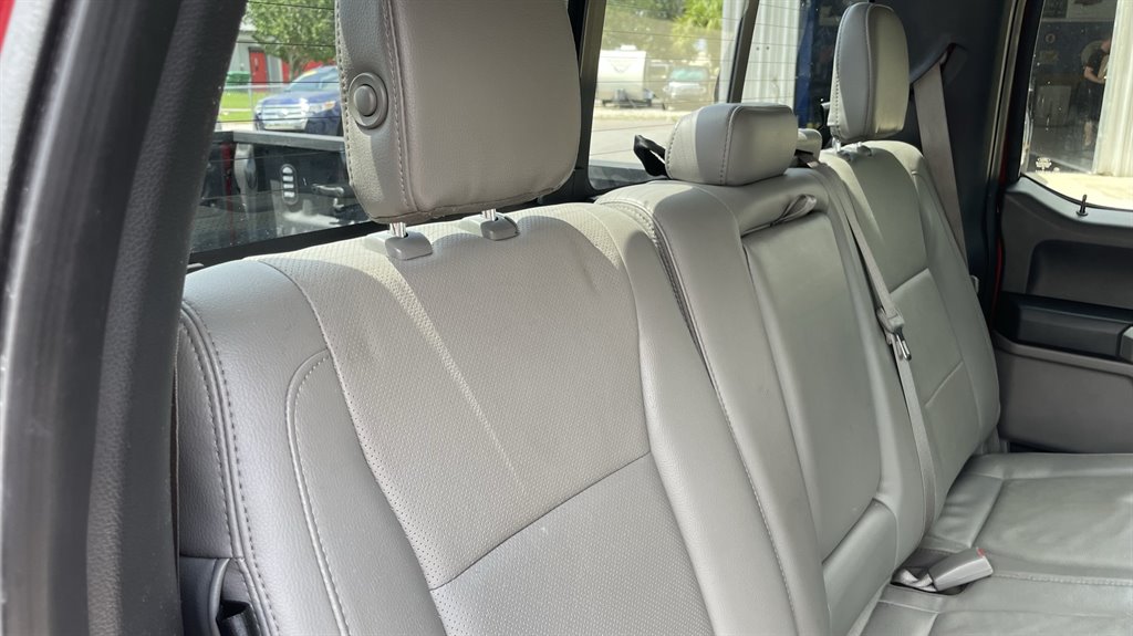 2016 Ford F150 Lariat photo