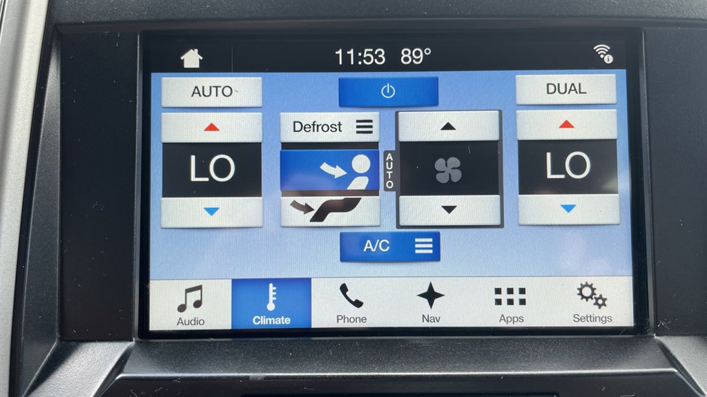 2016 Ford F150 Lariat photo