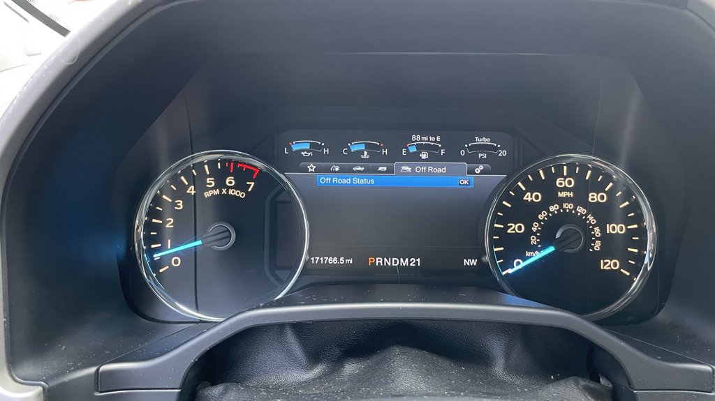 2016 Ford F150 Lariat photo