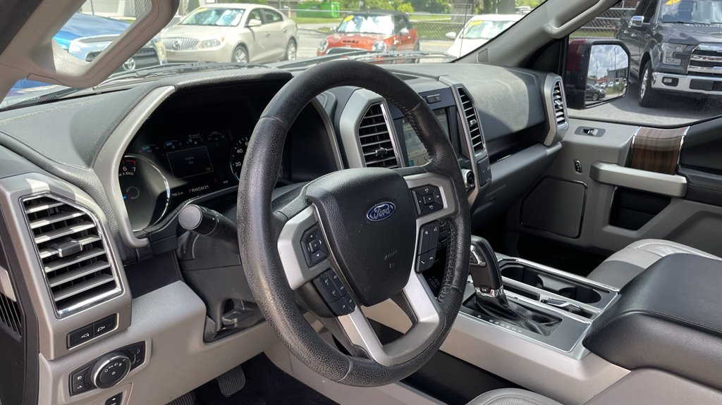 2016 Ford F150 Lariat photo