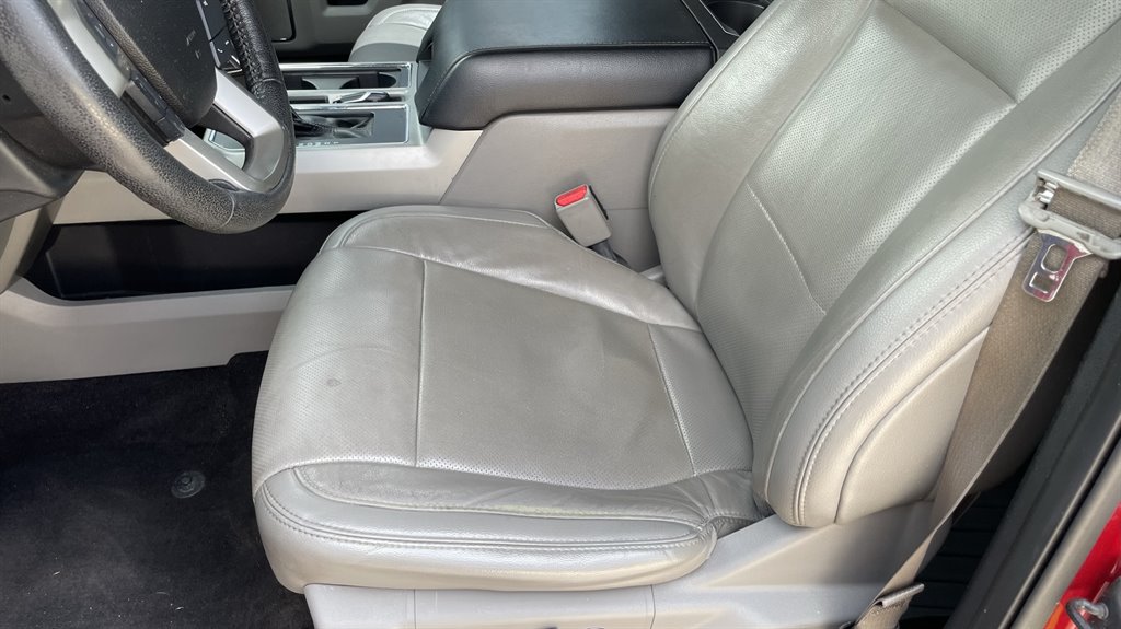 2016 Ford F150 Lariat photo