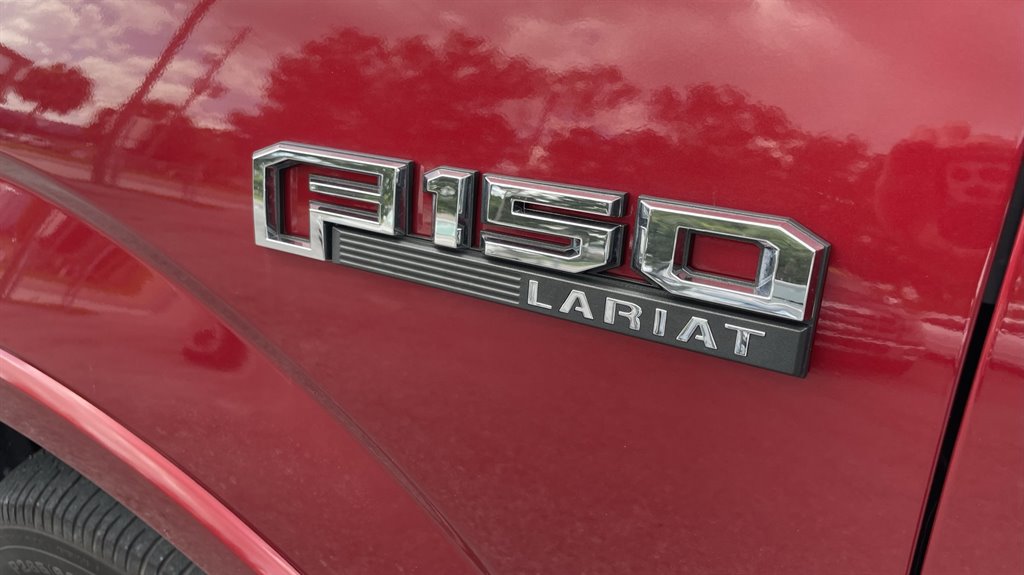2016 Ford F150 Lariat photo