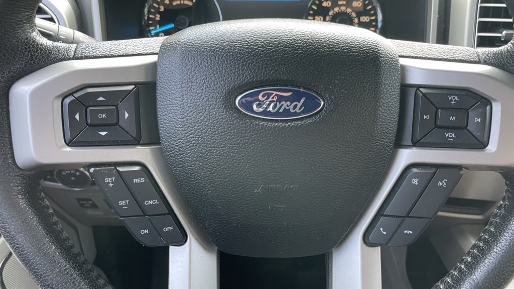 2016 Ford F150 Lariat photo