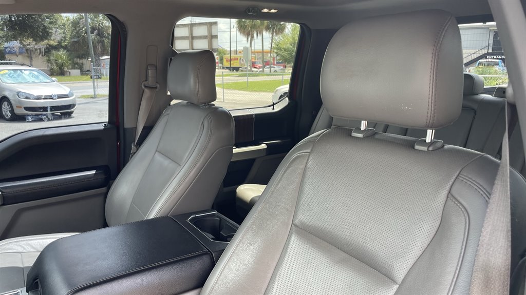 2016 Ford F150 Lariat photo